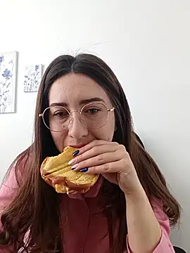 Snapshot of SUSY__06 chatting on November 1, 2025, 12:10 pm SUSY 06 online show from November 1, 2025, 12:10 pm