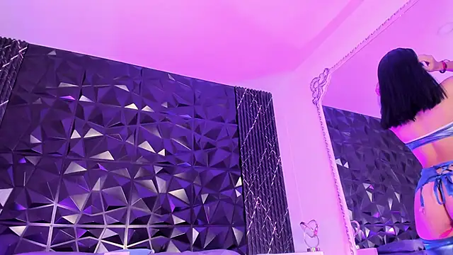 katierouge  online show from October 30, 2025, 5:28 am