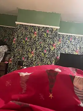 Taboo-Lou online show from December 17, 2025, 8:25 pm