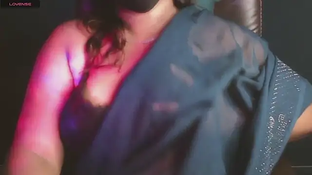 Snapshot of darling_devil chatting on April 12, 2026, 4:54 pm darling devil online show from April 12, 2026, 4:54 pm