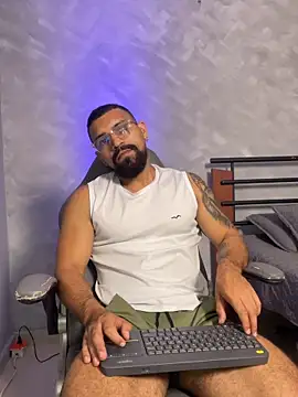 Snapshot of vincentjaxon chatting on April 15, 2026, 5:39 pm vincentjaxon online show from April 15, 2026, 5:39 pm