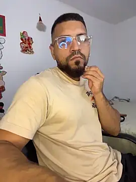 vincentjaxon online show from December 22, 2025, 10:48 am