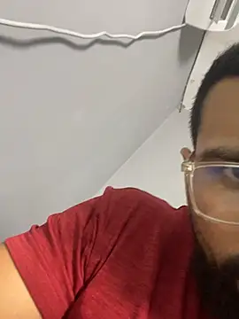 Snapshot of vincentjaxon chatting on April 6, 2026, 8:32 pm vincentjaxon online show from April 6, 2026, 8:32 pm