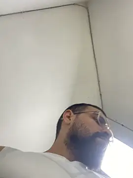 Snapshot of vincentjaxon chatting on March 2, 2026, 7:10 pm vincentjaxon online show from March 2, 2026, 7:10 pm