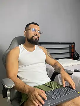 Snapshot of vincentjaxon chatting on March 20, 2026, 8:10 pm vincentjaxon online show from March 20, 2026, 8:10 pm