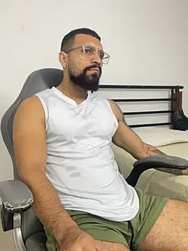 Snapshot of vincentjaxon chatting on March 11, 2026, 12:21 pm vincentjaxon online show from March 11, 2026, 12:21 pm