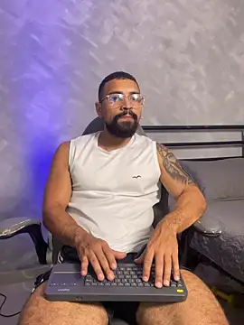 Snapshot of vincentjaxon chatting on April 16, 2026, 5:57 pm vincentjaxon online show from April 16, 2026, 5:57 pm