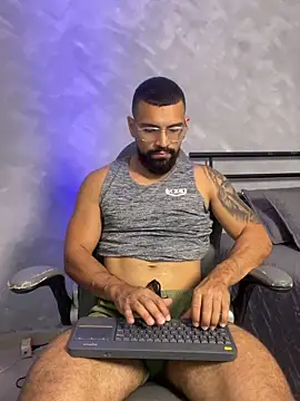 Snapshot of vincentjaxon chatting on April 14, 2026, 7:52 pm vincentjaxon online show from April 14, 2026, 7:52 pm