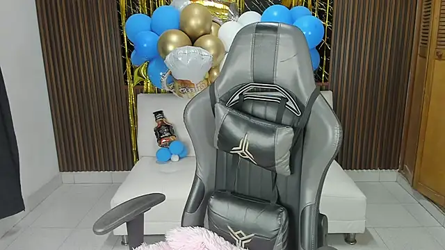 Anna17  online show from October 16, 2025, 11:07 am