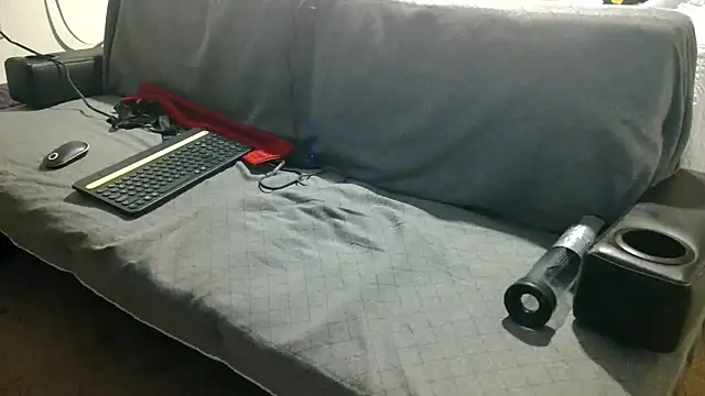 Luv2SuckBWC92 online show from November 20, 2025, 4:24 am