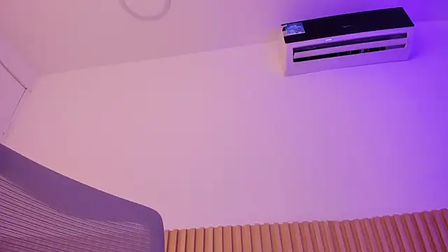 OliviaSweett online show from February 8, 2026, 7:00 pm