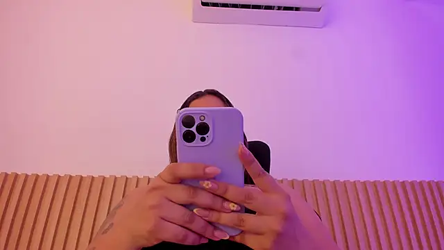 OliviaSweett online show from November 16, 2025, 7:18 pm