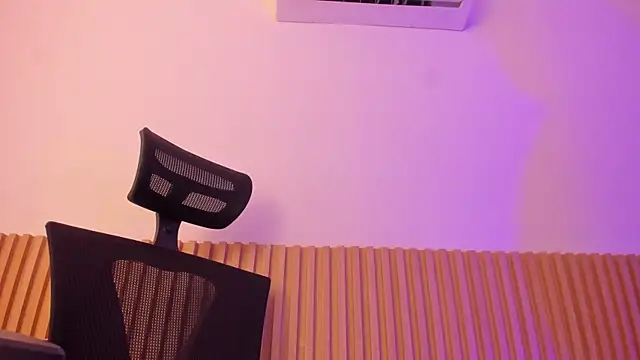 OliviaSweett online show from November 7, 2025, 7:07 pm