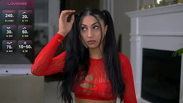 EmaHallee online show from October 30, 2025, 4:00 am