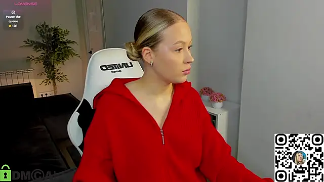 Margo-pvt online show from November 11, 2025, 1:00 am