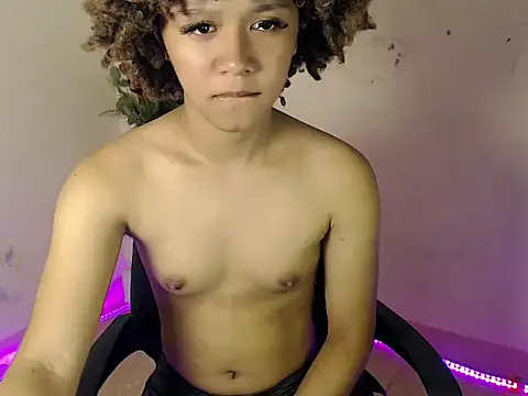 9INCHESHARDCOCK online show from March 4, 2026, 1:41 pm