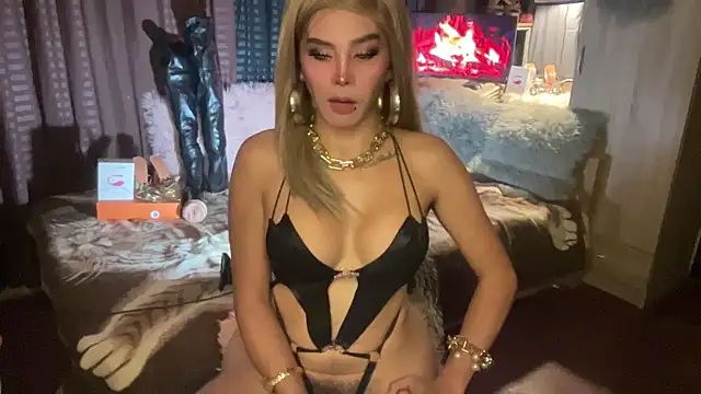 Your dreambabe online show from June 18, 2026, 6:23 am