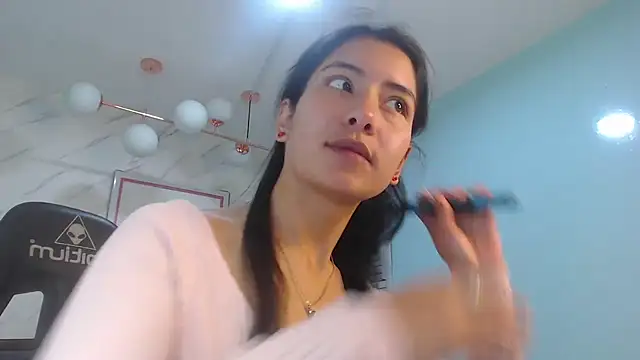 victoria hernandez t  online show from July 25, 2026, 1:17 pm