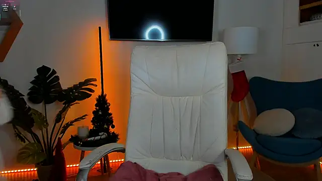 Snapshot of Baby__Lola chatting on December 19, 2025, 7:11 am Baby Lola online show from December 19, 2025, 7:11 am