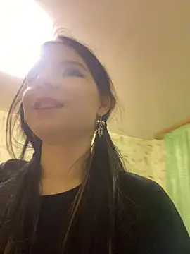 Angel  Rosse online show from March 31, 2026, 5:04 pm