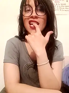 Snapshot of Dana_Rise chatting on December 18, 2025, 3:11 am Dana Rise online show from December 18, 2025, 3:11 am