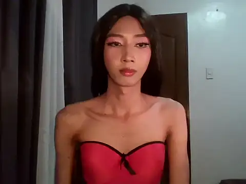 YourTiffanyX online show from June 15, 2026, 7:35 pm