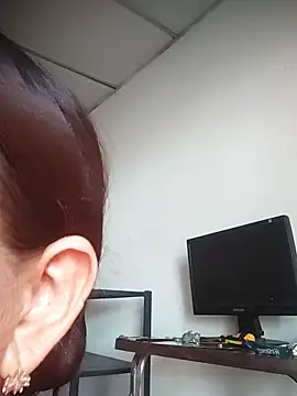 marinita13 online show from November 9, 2025, 3:27 pm