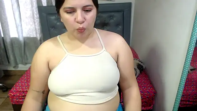 Snapshot of sarah_aguilar chatting on May 1, 2026, 3:28 pm sarah aguilar online show from May 1, 2026, 3:28 pm