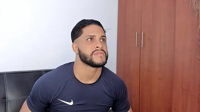 Pier Simons online show from November 9, 2025, 4:22 pm