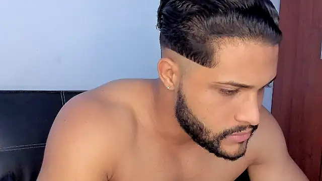 Snapshot of Pier_Simons chatting on February 1, 2026, 7:34 pm Pier Simons online show from February 1, 2026, 7:34 pm