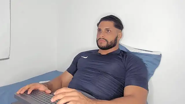 Snapshot of Pier_Simons chatting on February 18, 2026, 6:11 am Pier Simons online show from February 18, 2026, 6:11 am