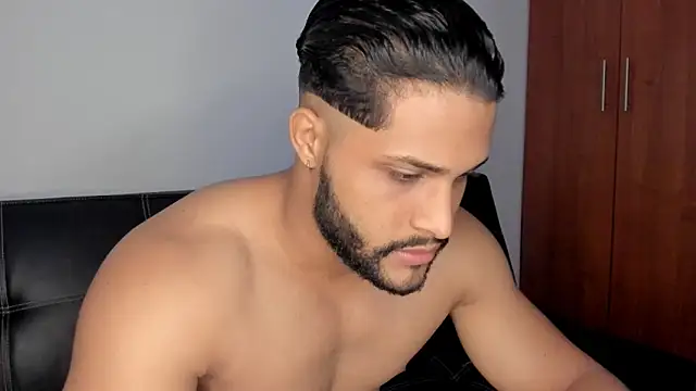 Snapshot of Pier_Simons chatting on February 1, 2026, 7:17 am Pier Simons online show from February 1, 2026, 7:17 am