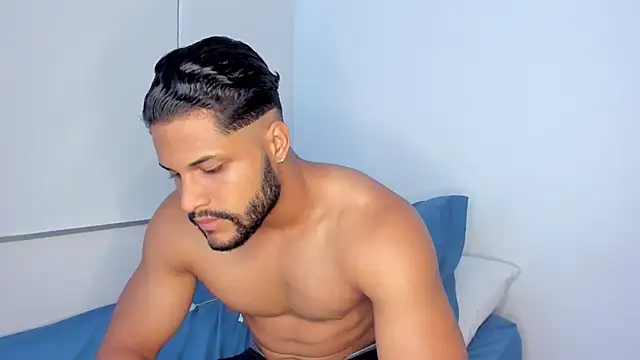 Snapshot of Pier_Simons chatting on February 15, 2026, 9:25 pm Pier Simons online show from February 15, 2026, 9:25 pm