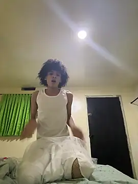 Snapshot of Max_Rain chatting on February 13, 2026, 10:48 am Max Rain online show from February 13, 2026, 10:48 am