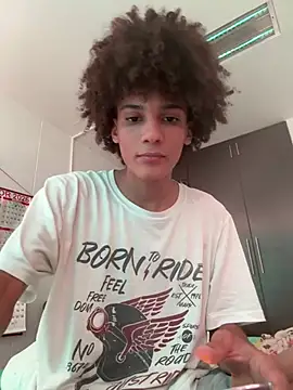 Snapshot of Max_Rain chatting on April 3, 2026, 6:25 pm Max Rain online show from April 3, 2026, 6:25 pm