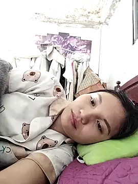 Duyen02 online show from October 21, 2025, 5:01 pm