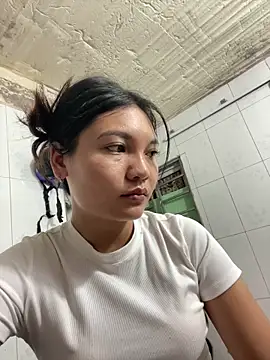 Duyen02 online show from October 13, 2025, 10:21 pm