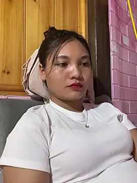 Duyen02 online show from October 8, 2025, 6:37 am