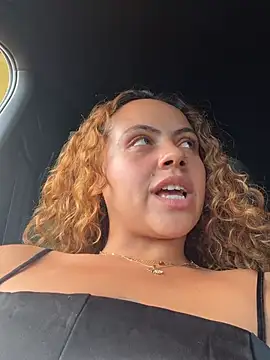 Chloe Leaozinho online show from March 26, 2026, 4:27 pm