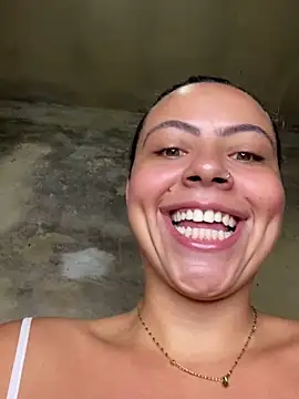 Chloe Leaozinho online show from April 11, 2026, 1:04 pm