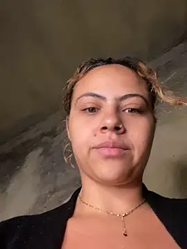Chloe Leaozinho online show from May 11, 2026, 1:34 pm