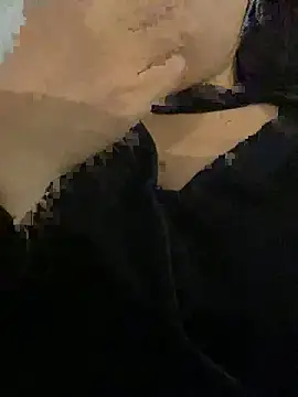 xiao-mo520 online show from December 5, 2025, 12:37 pm