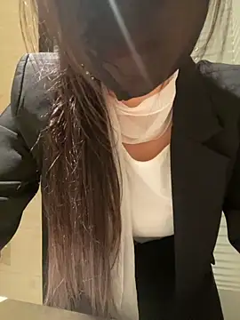 xiao-mo520 online show from November 30, 2025, 2:51 pm