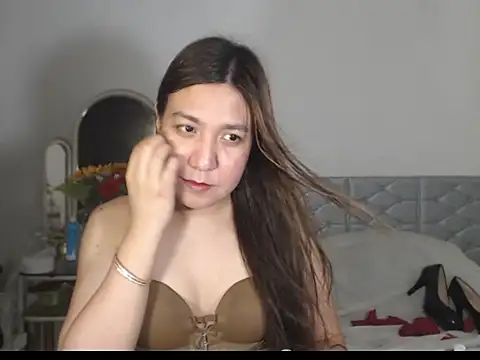 stellahugeX online show from November 28, 2025, 8:25 am