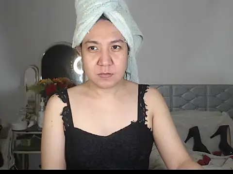 stellahugeX online show from November 15, 2025, 2:21 pm