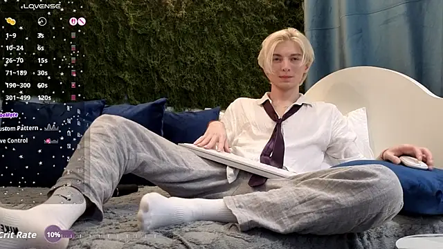 fiachand online show from November 23, 2025, 8:19 pm