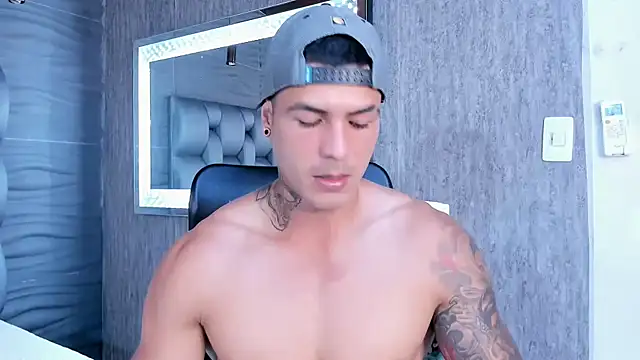 andres-clark92 online show from December 22, 2025, 3:23 pm