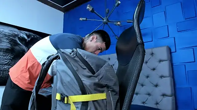 andres-clark92 online show from February 6, 2026, 4:03 pm