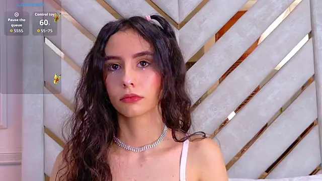 Sarah-Grace online show from September 12, 2025, 3:17 am