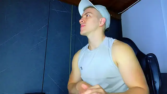 Snapshot of ALANNFERRER chatting on February 24, 2026, 10:16 am ALANNFERRER online show from February 24, 2026, 10:16 am